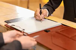 武汉大学雷震宇简介